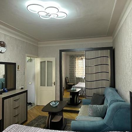 Yerevan Nice Apartment With Balcony For Rent Luaran gambar